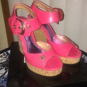 Wedge sandal size 7